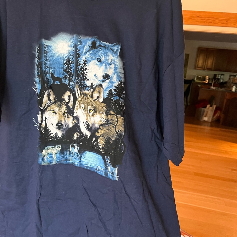 Navy Wolf Graphic T-Shirt